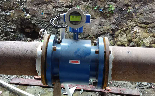 油田用電磁流量計安裝使用圖